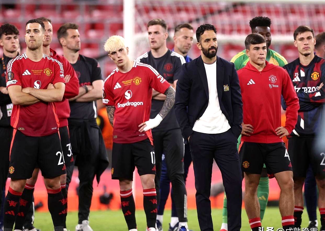 国际比赛日亚冠焦点战，曼联强势反弹，球迷炸锅，阵容厚度经受考验的简单介绍