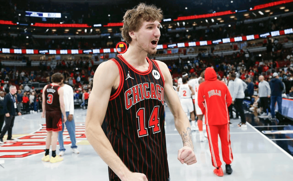 包含加时末段芝加哥公牛复出首秀——CBA季后赛节点到来，悬念犹存，年轻球员得到机会的词条