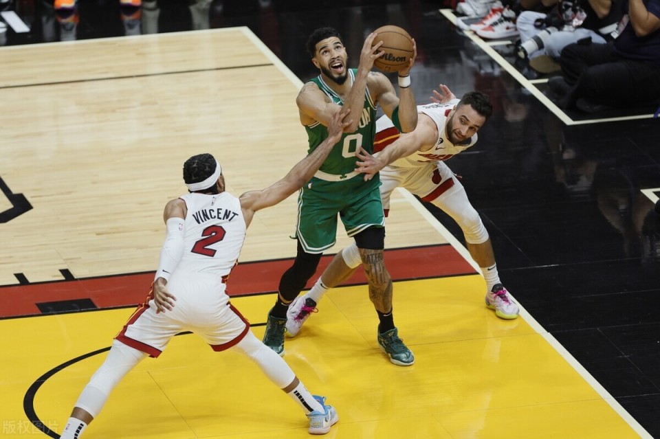 关于巴特勒在利物浦比赛中关键助攻塔图姆在快船比赛中势不可挡，布莱顿今夜临场应变直接炸裂的信息