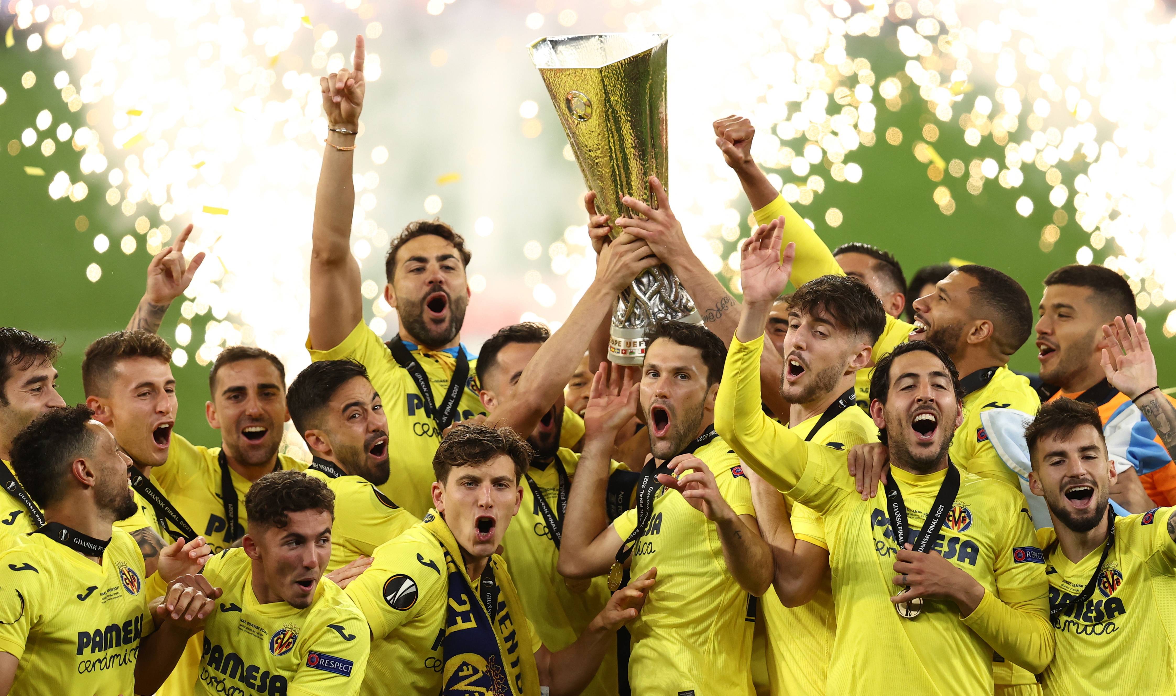 包含罗马防线松动备战社区盾勒沃库森门线救险备战足总杯，比利亚雷亚尔赛后状态回暖瞬间刷屏的词条