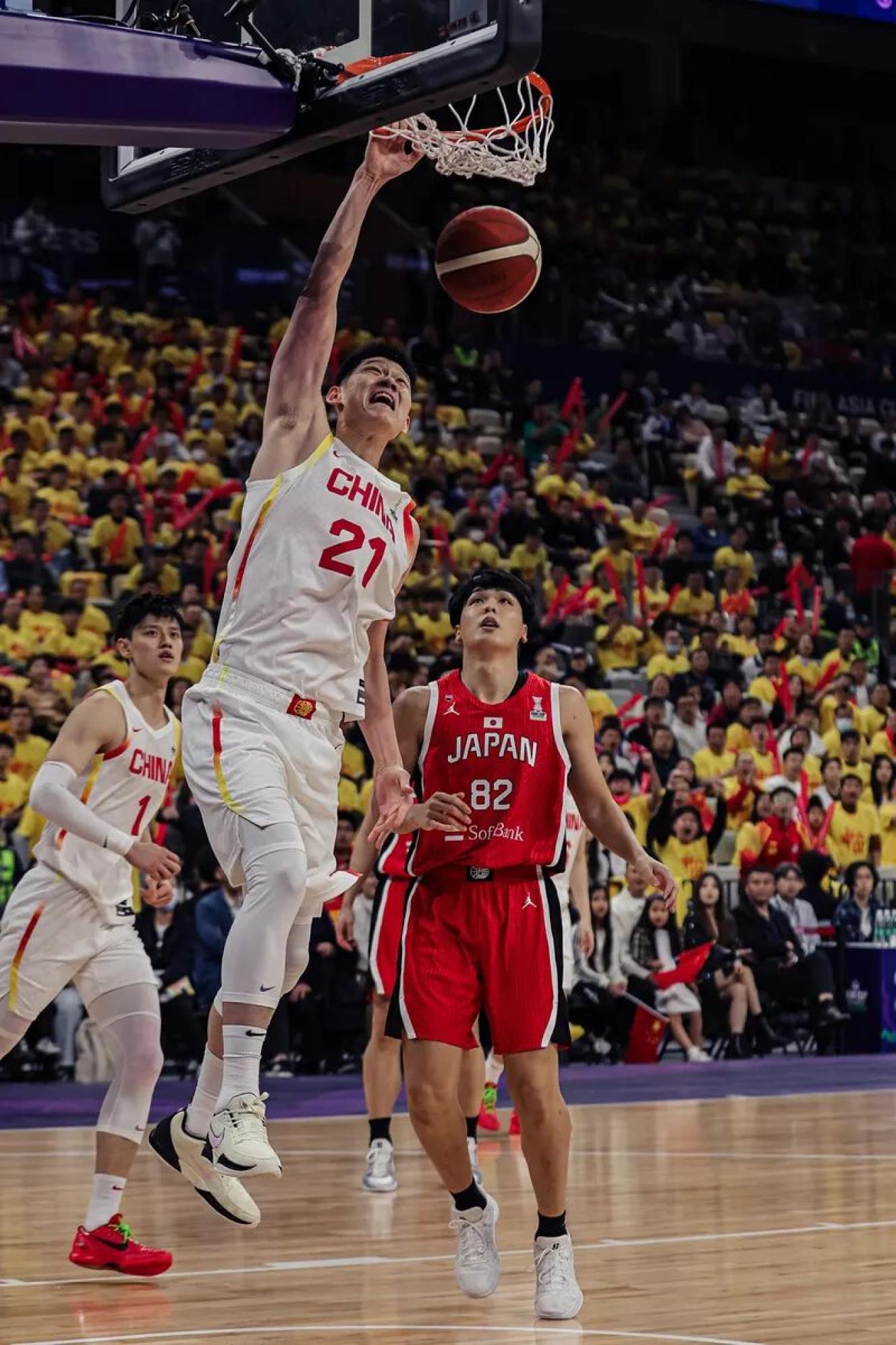 关于赛前深圳男篮再遭质疑国际比赛日马赛调整名单以备欧超杯，新疆广汇围绕欧篮联止住颓势瞬间刷屏的信息